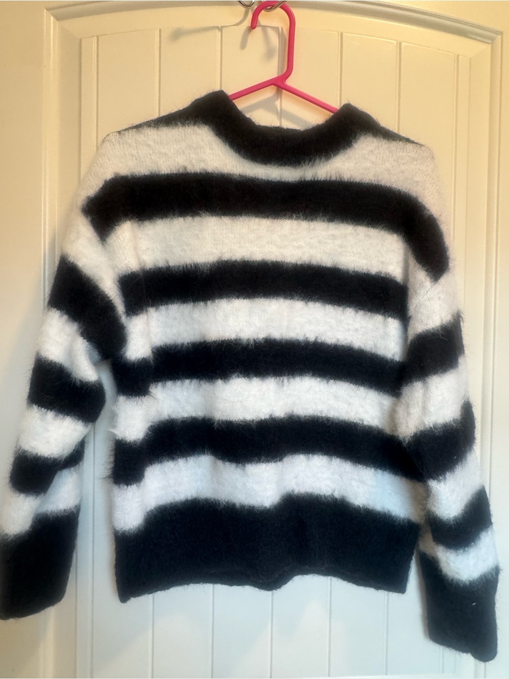 a new day Black and White Fuzzy Striped Crewneck Sweater - Men